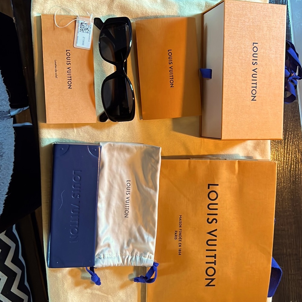 Gently used authentic Louis Vuttion glasses. Comes with everything on picture.